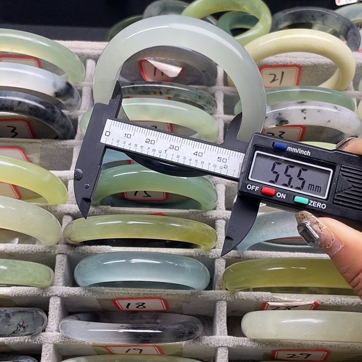 蛇纹石玉未镶嵌手镯4