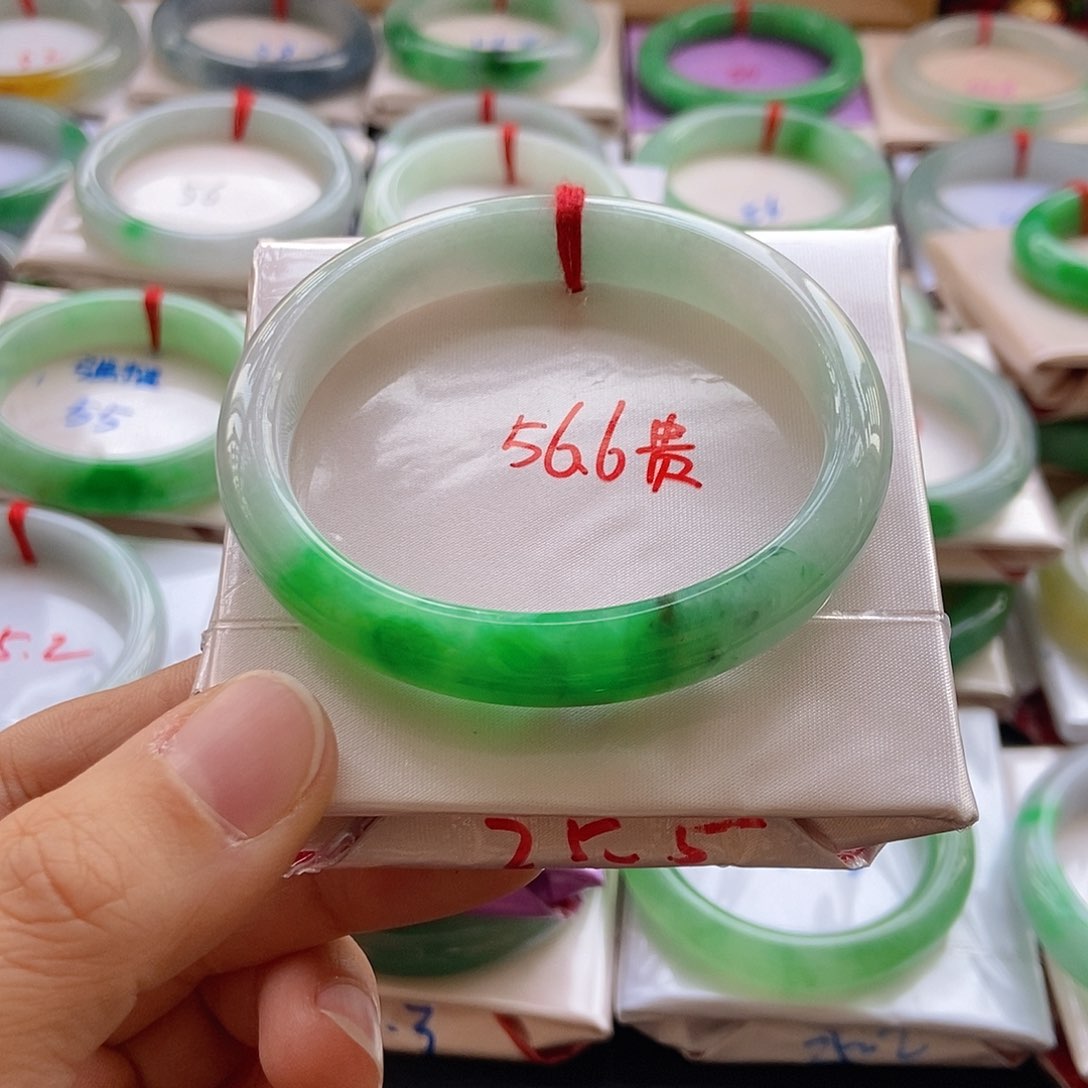 未镶嵌手镯翡翠小*手镯