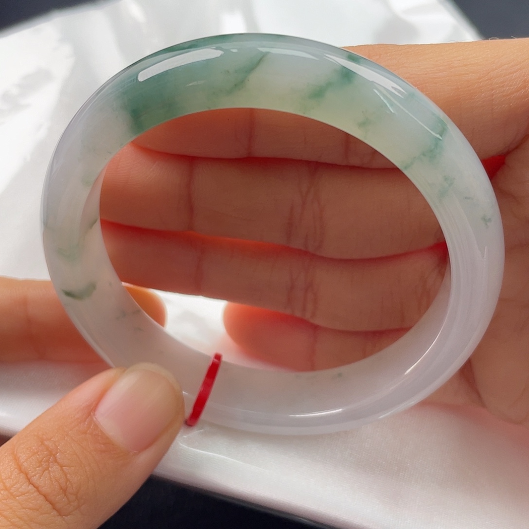 翡翠未镶嵌手镯5556正圈