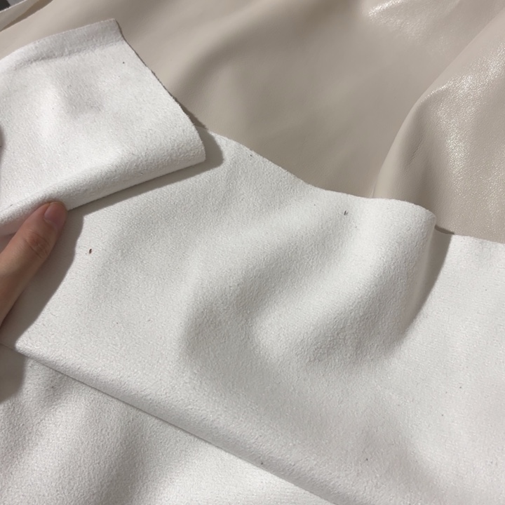 混纺燕麦色高货麂皮1米。 