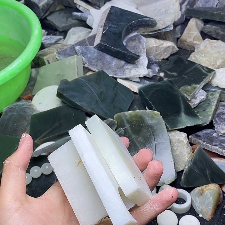 河***生和田玉（糖玉）未镶嵌珠宝半成品