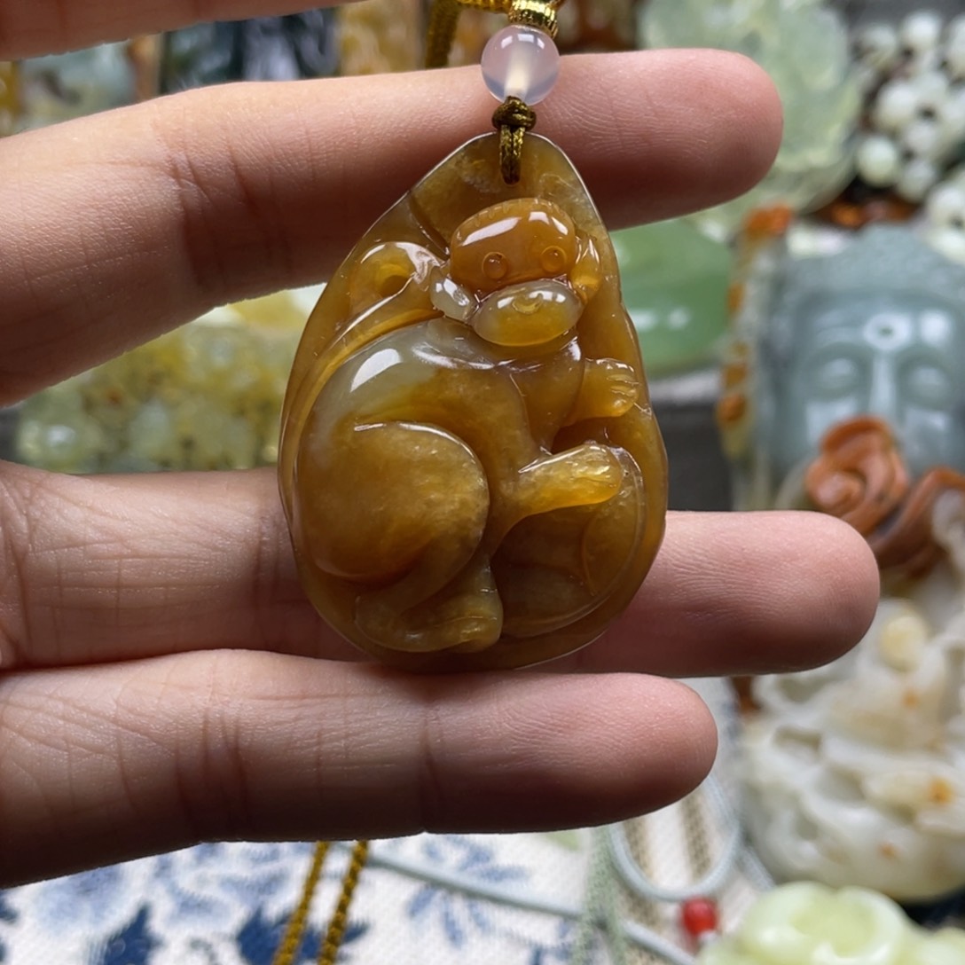 蛇纹石玉颈饰未镶嵌