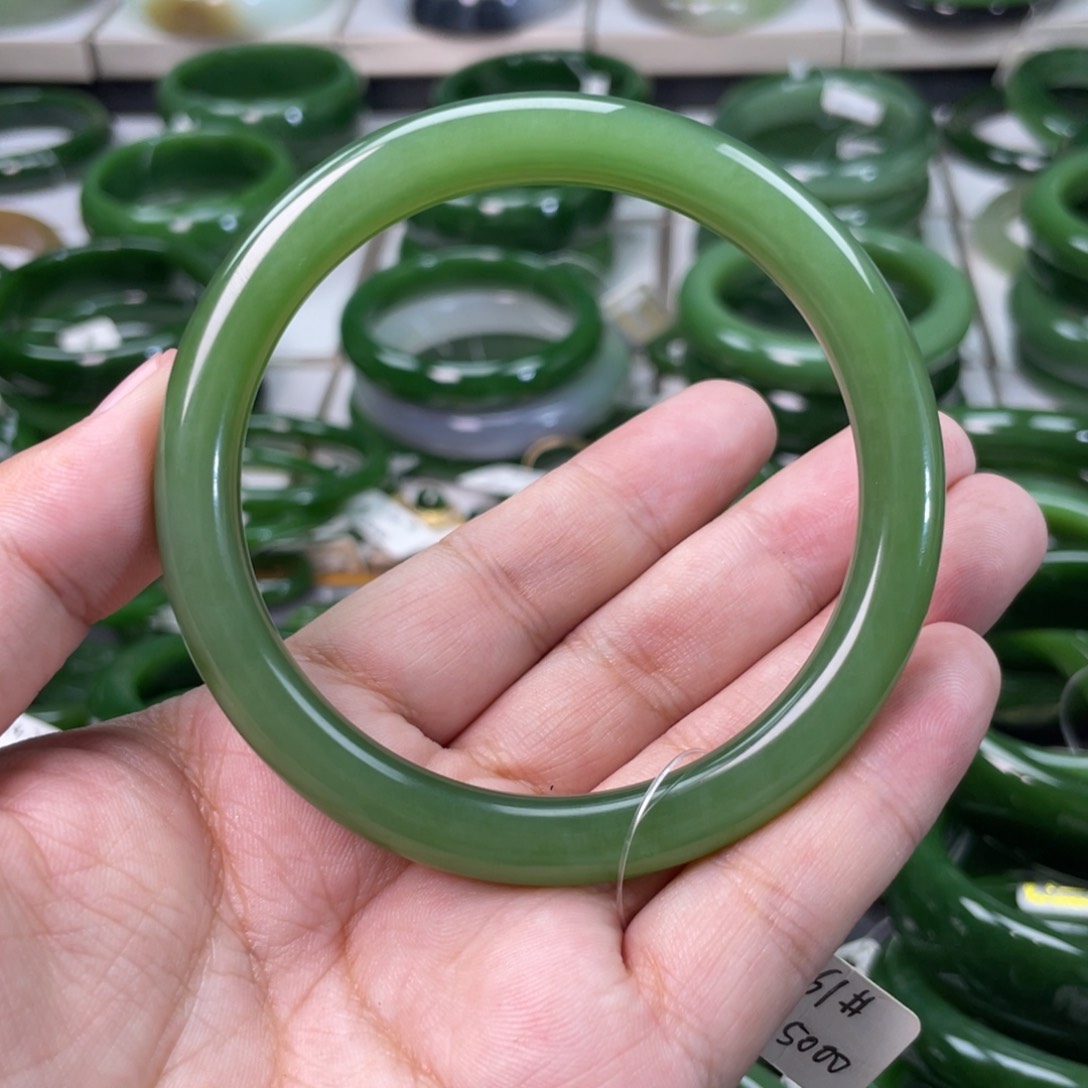 和田玉（碧玉）未镶嵌手镯