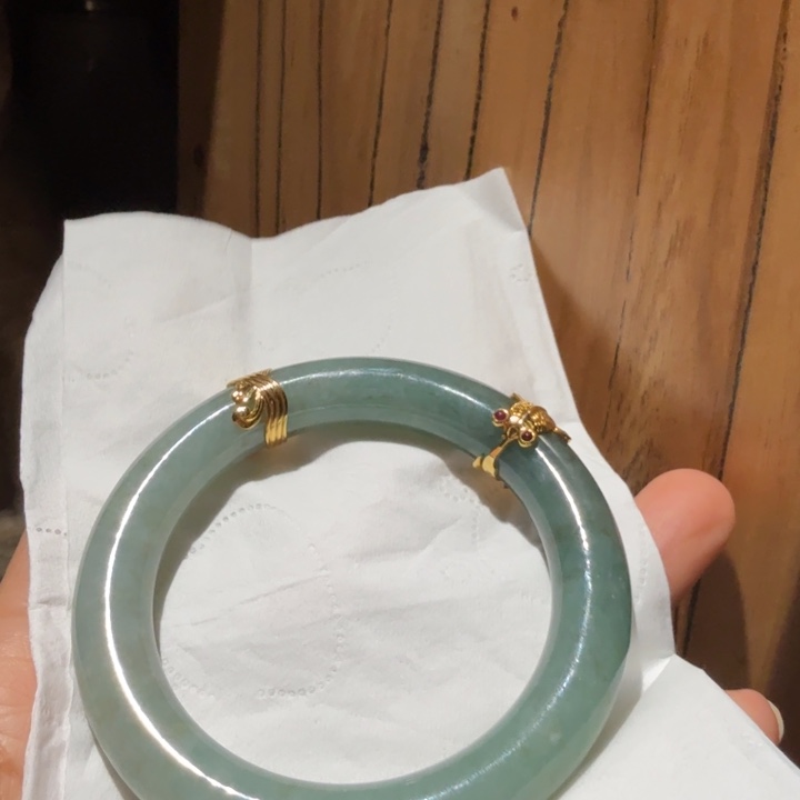 翡翠手镯18K金镶嵌油青