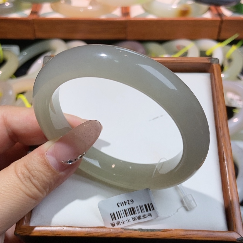 【闪购商品】和田玉未镶嵌手镯57.2