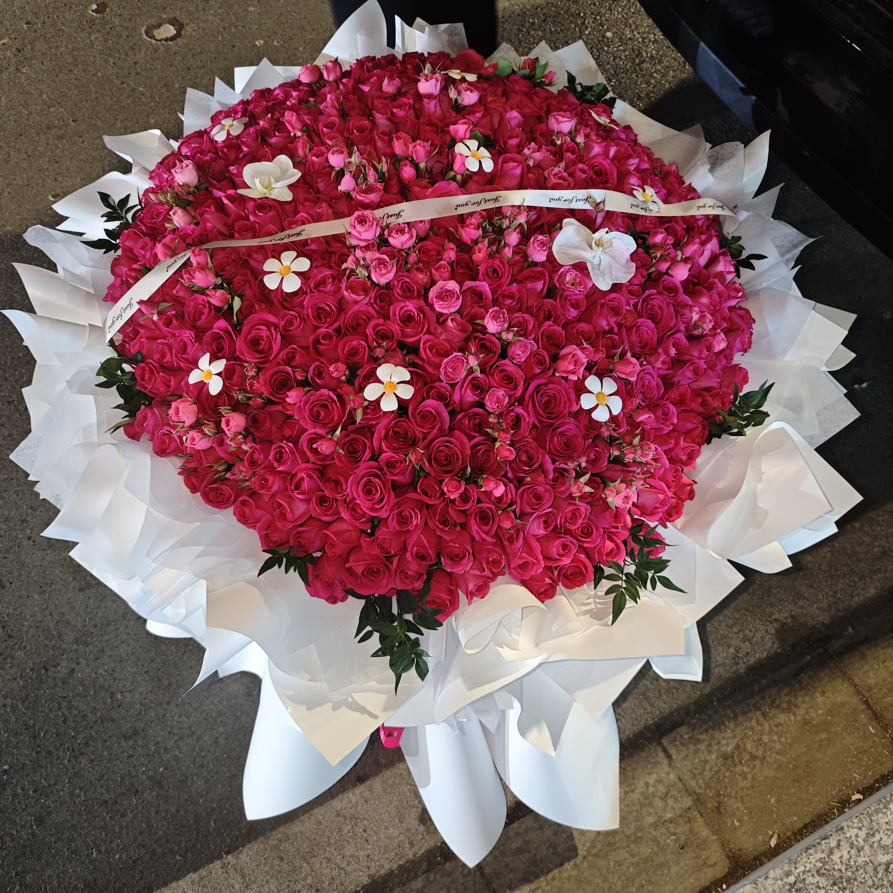 七夕情人节超大弗洛伊德玫瑰花束纪念日惊喜礼物