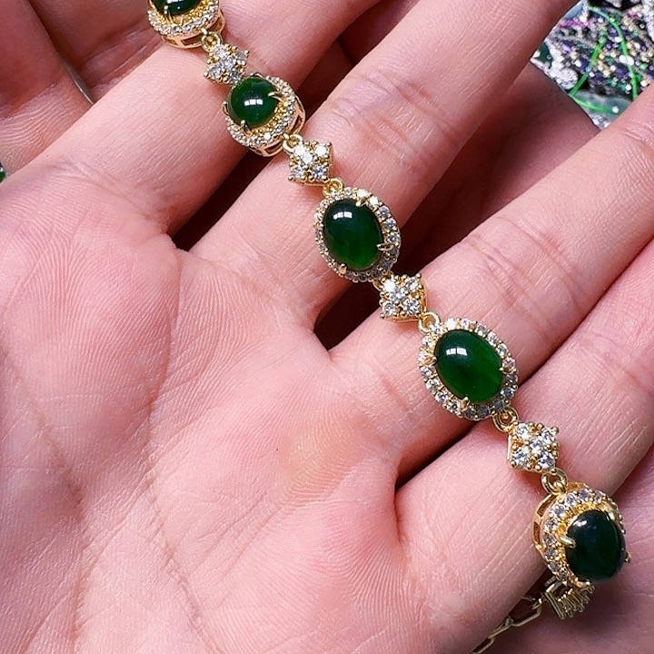 翡翠颈饰未镶嵌天然A货翡翠放漏