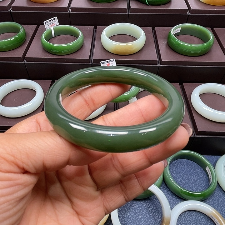 和田玉未镶嵌手镯5960