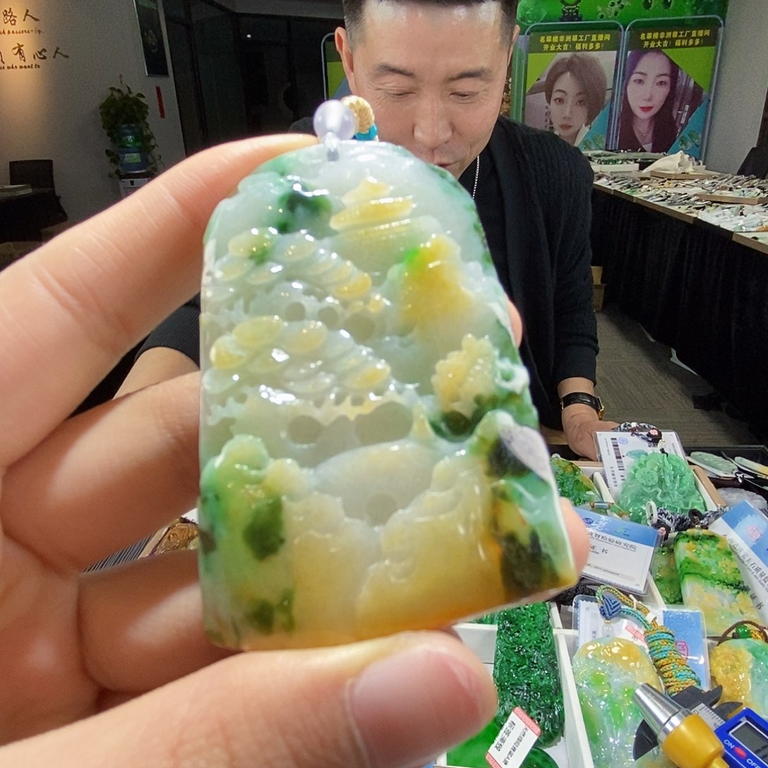 颈饰未镶嵌翡翠翡翠