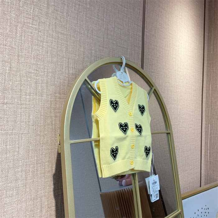 AB213   宝宝黄色拼接针织马甲