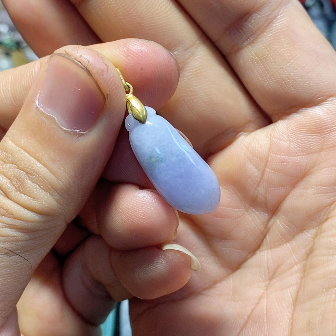 颈饰未镶嵌翡翠天然缅甸翡翠A货紫福瓜微瑕