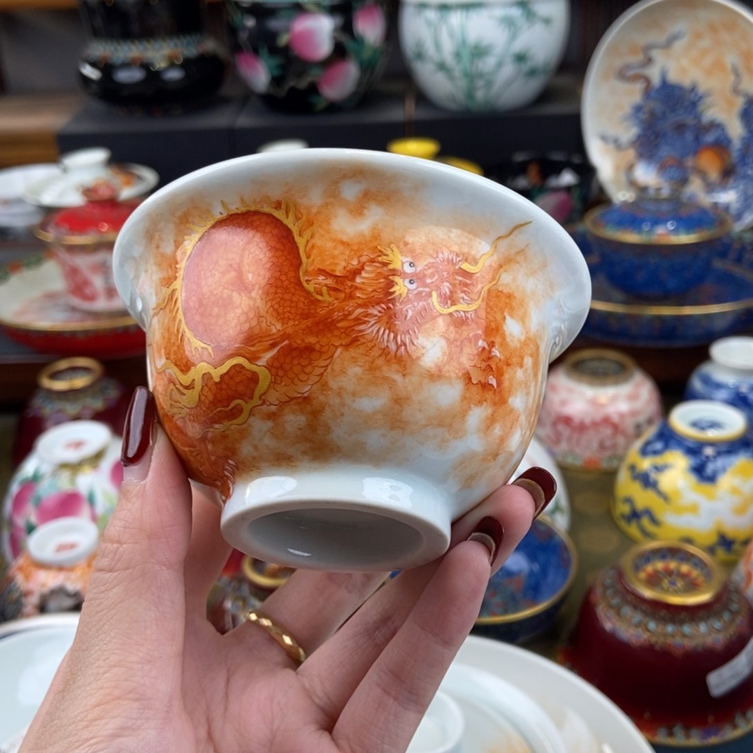 陶瓷艺术家的作品是一