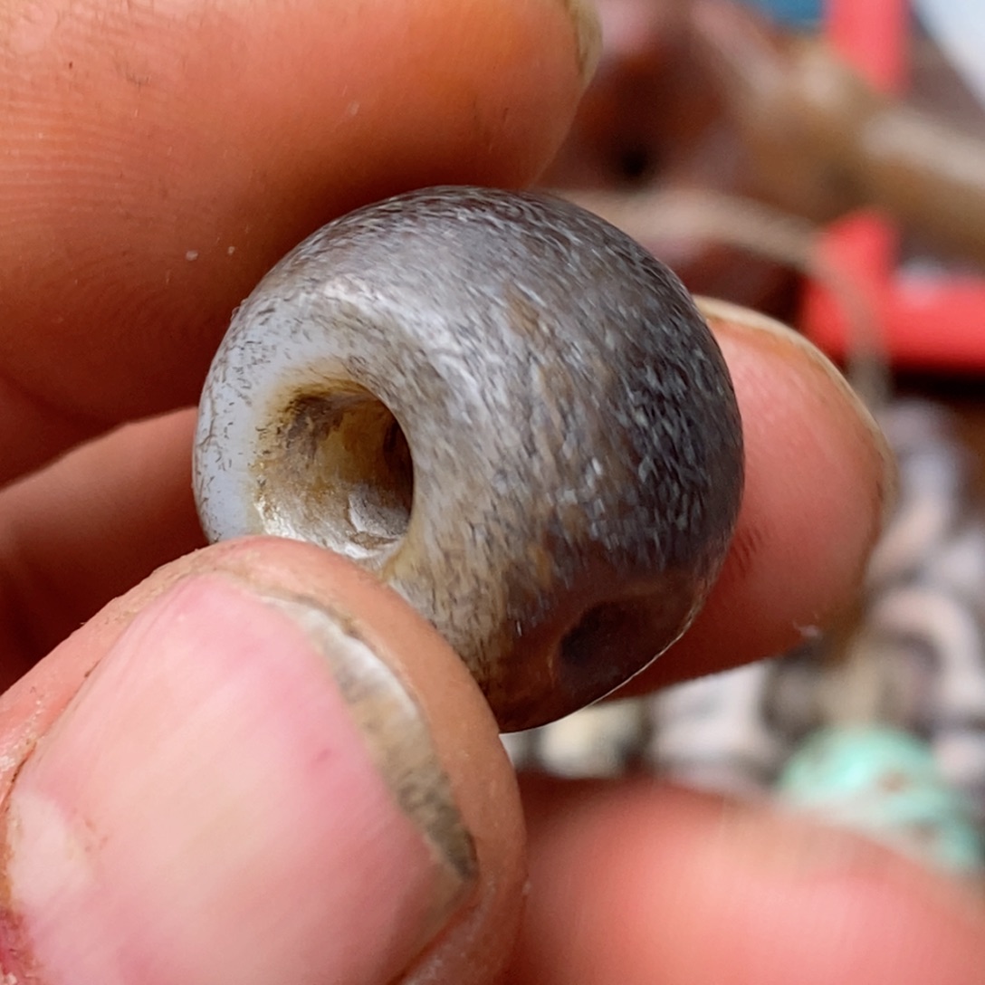 DIY琉璃珠子的颜色是蓝色和