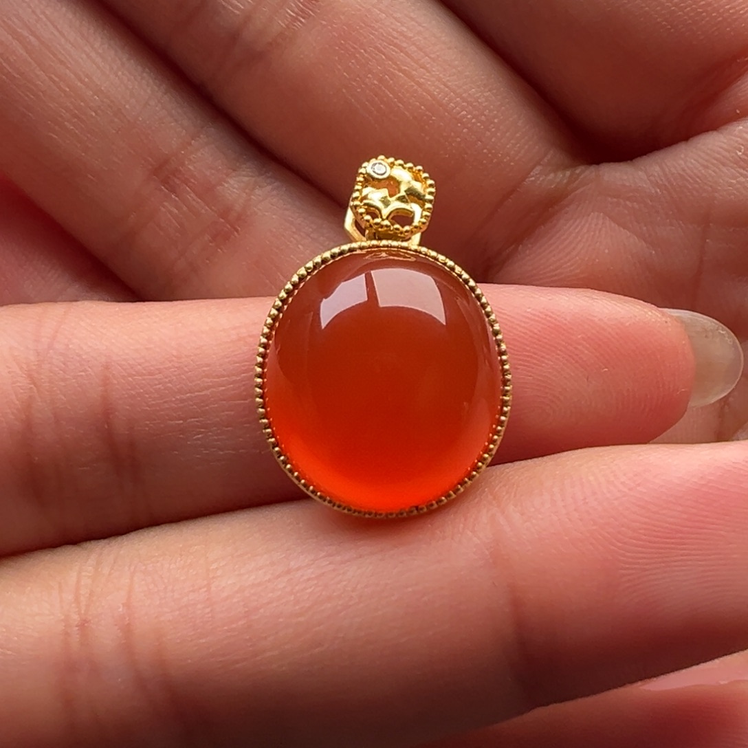 薰***草南红玛瑙18K金镶嵌吊坠