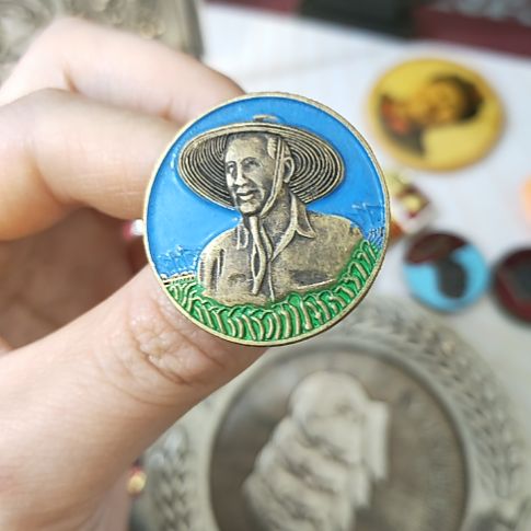 红色收藏品研究所