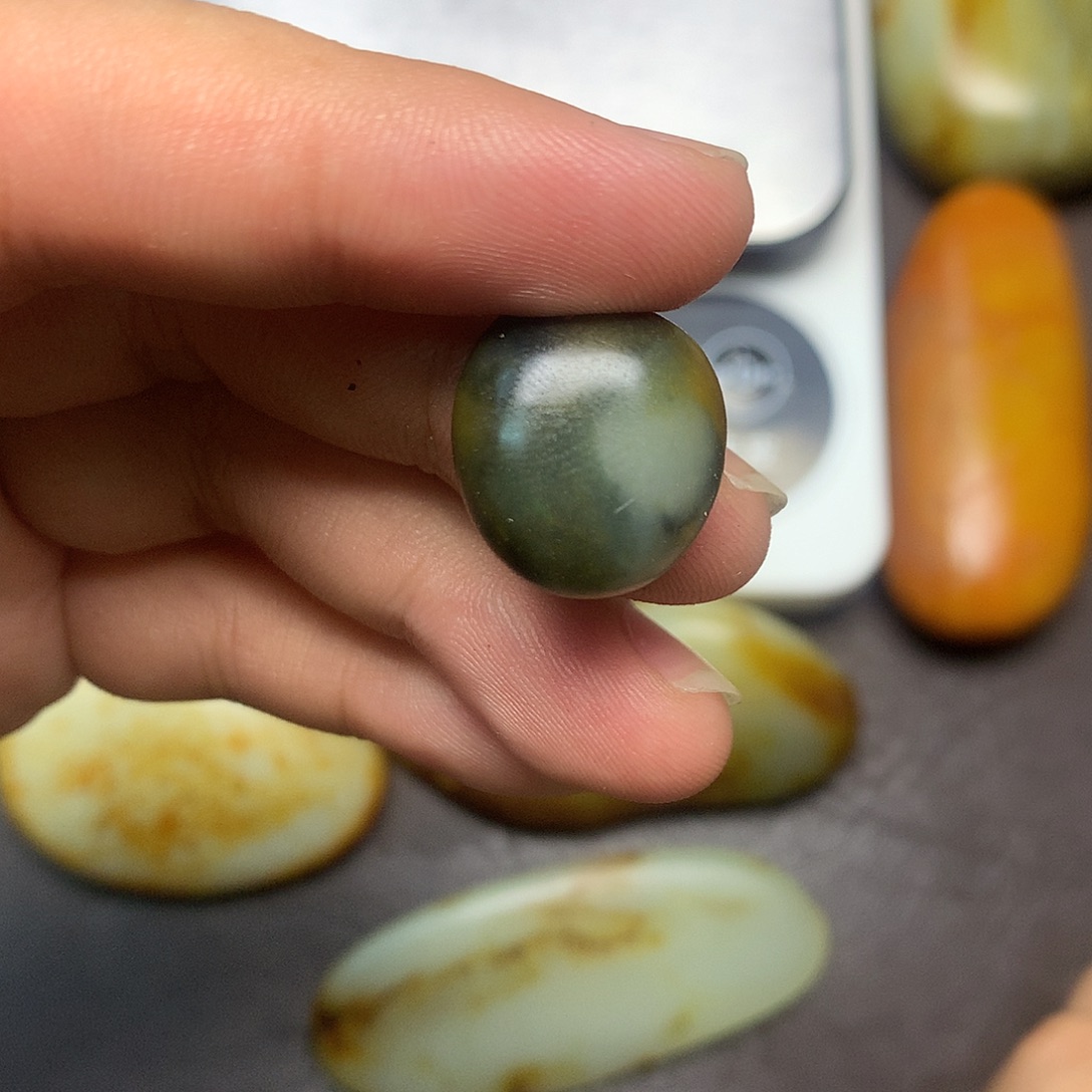 和田玉（糖玉）未镶嵌挂件