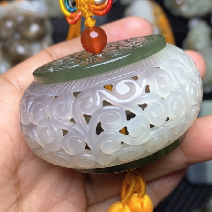 颈饰未镶嵌和田玉