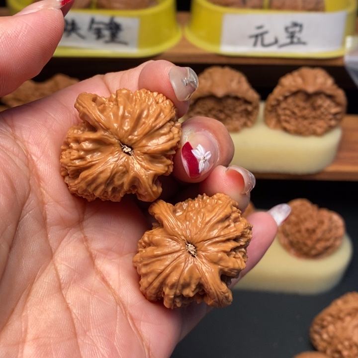 栗***.文玩核桃吊坠33全品白狮子