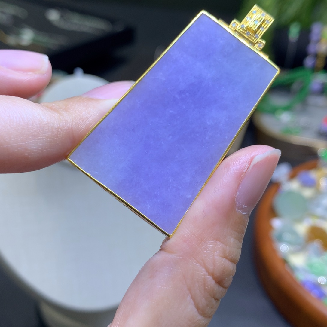 颈饰18K金镶嵌翡翠老*