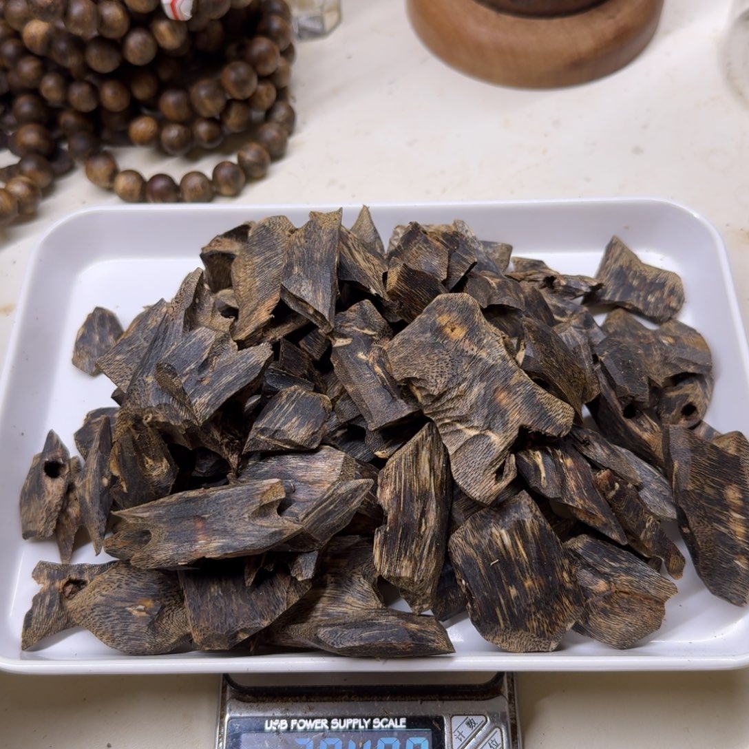 边***哥香料奇楠沉香油叶子块料200克