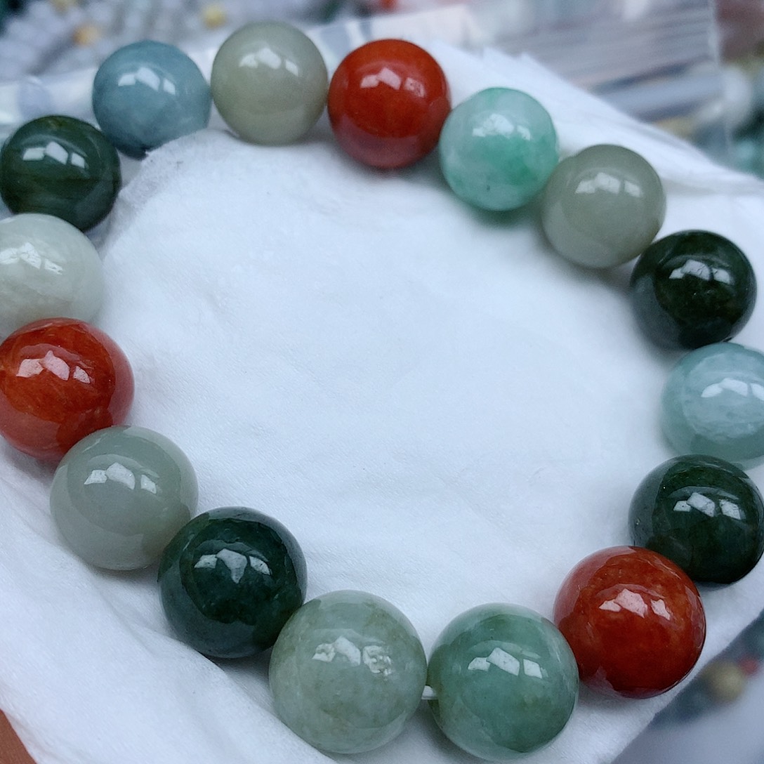 翡翠颈饰未镶嵌珠子