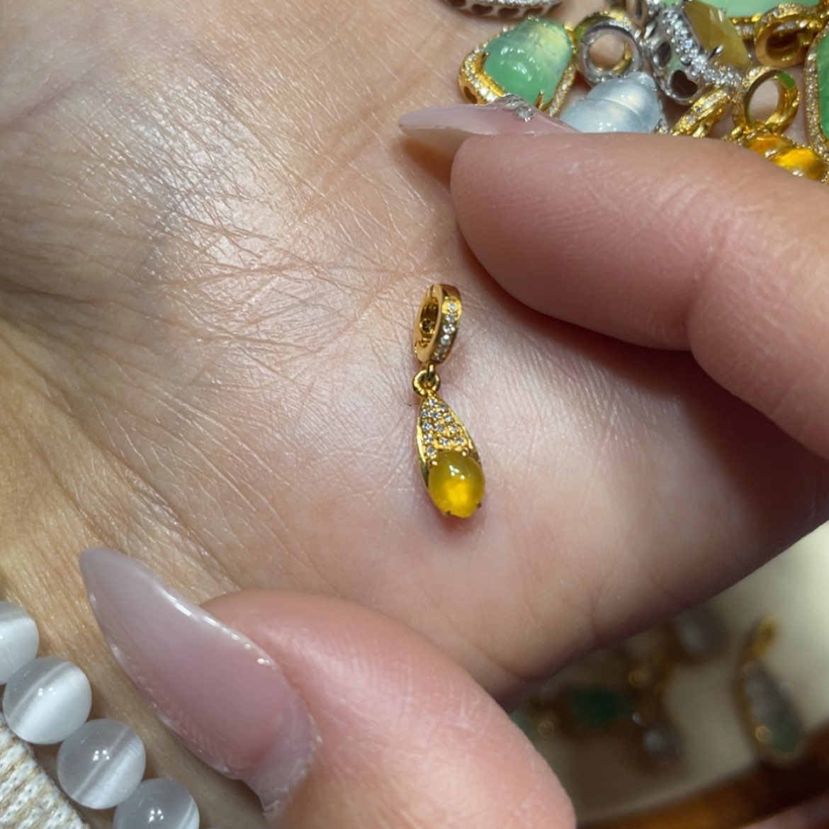 【闪购商品】翡翠吊坠(不含链)18K金镶嵌