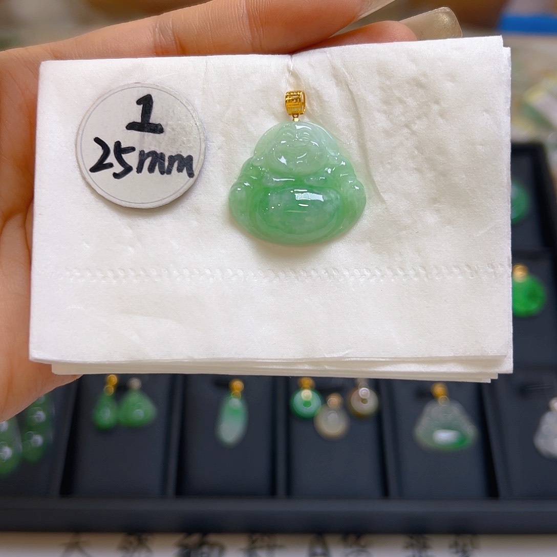 翡翠颈饰18K金镶嵌翡翠