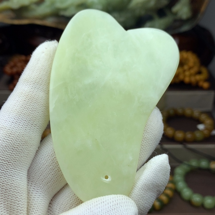 岫岩河磨玉（透闪石质玉）未镶嵌把件