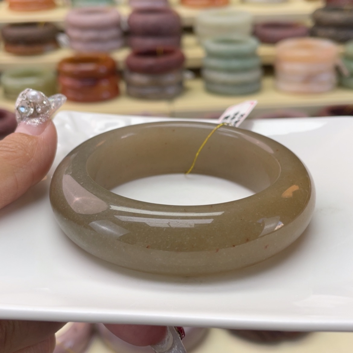 【闪购商品】石英质玉手镯未镶嵌小****）