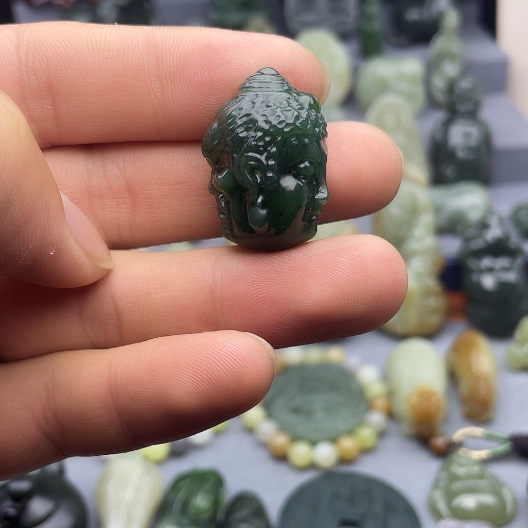 和田玉未镶嵌挂件