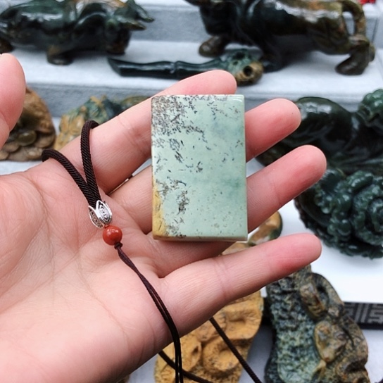 岫岩河磨玉（透闪石质玉）挂件未镶嵌J****i