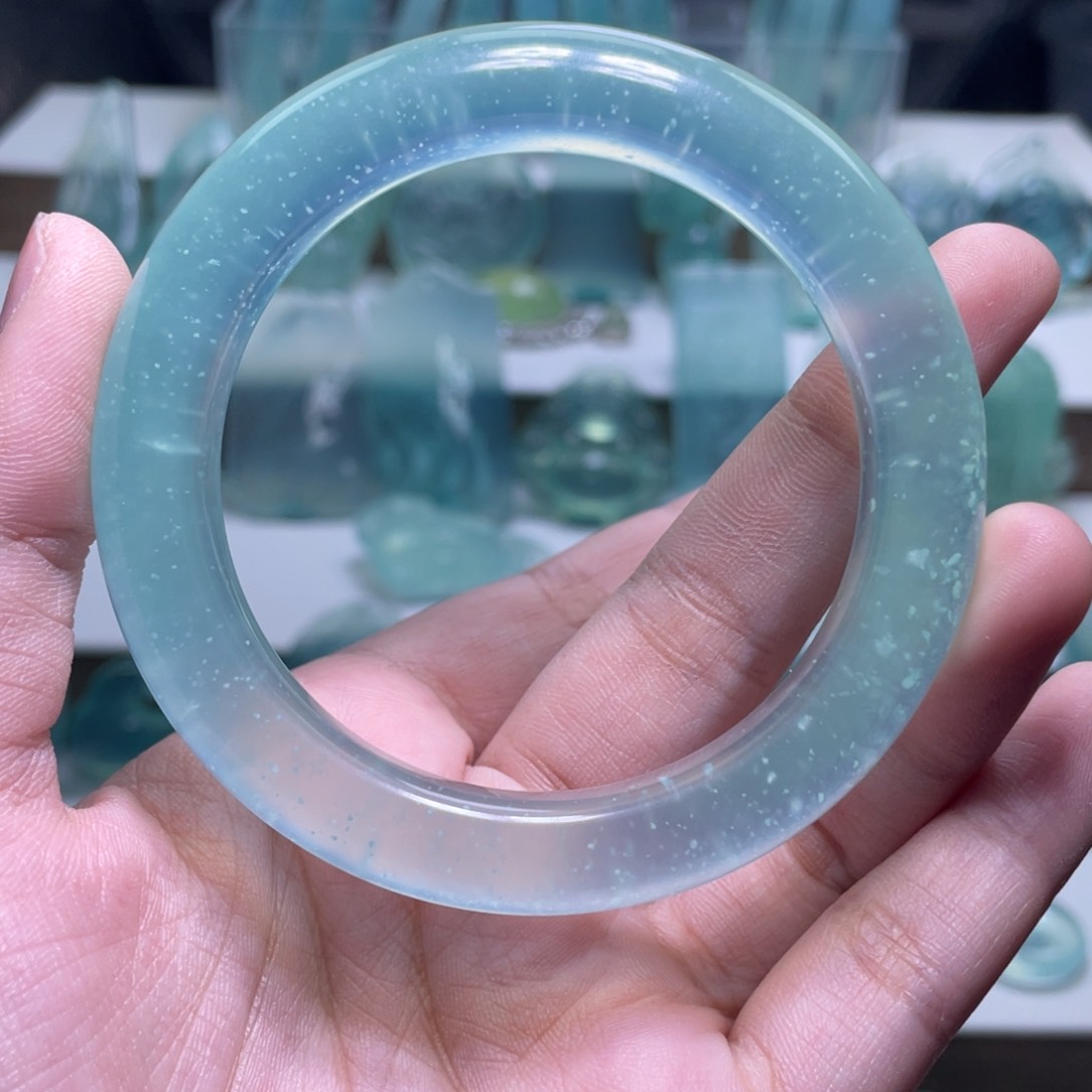 蛇纹石玉手链未镶嵌白*胖