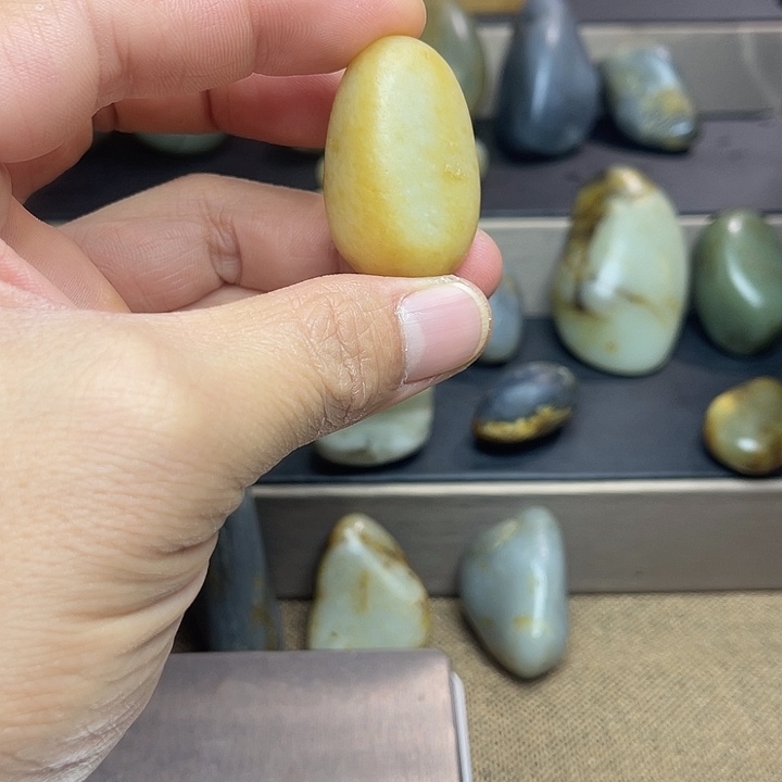 和田玉（糖玉）未镶嵌颈饰