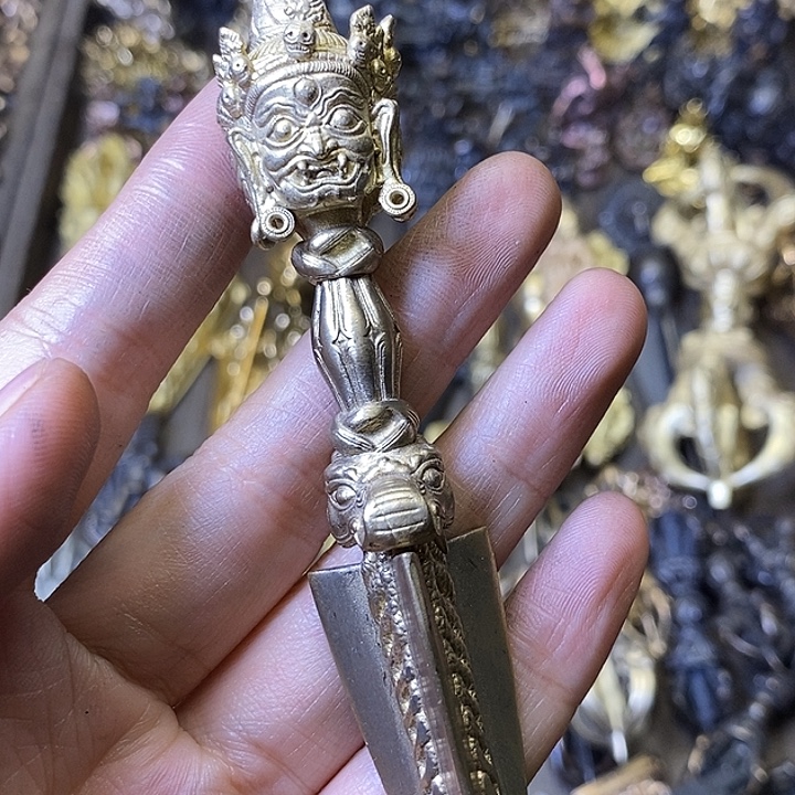 青铜微瑕有点弯福利福利