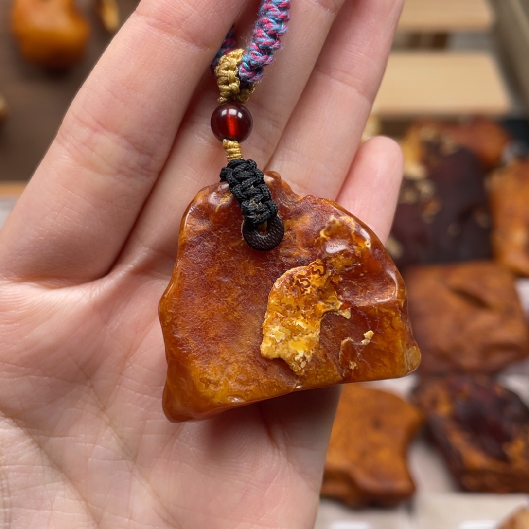 琥珀未镶嵌珠宝奇石