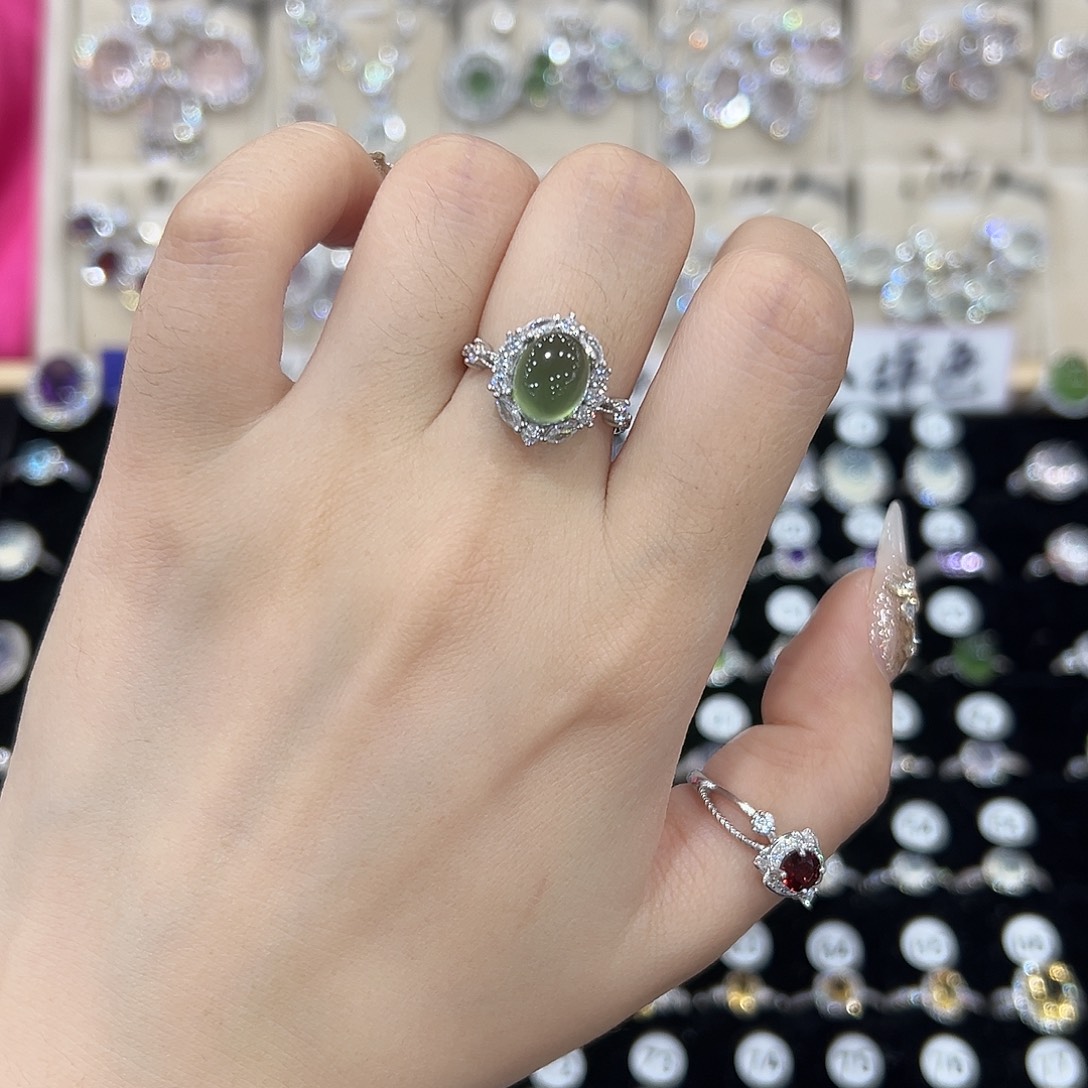 L***u蛇纹石玉银S925镶嵌颈饰