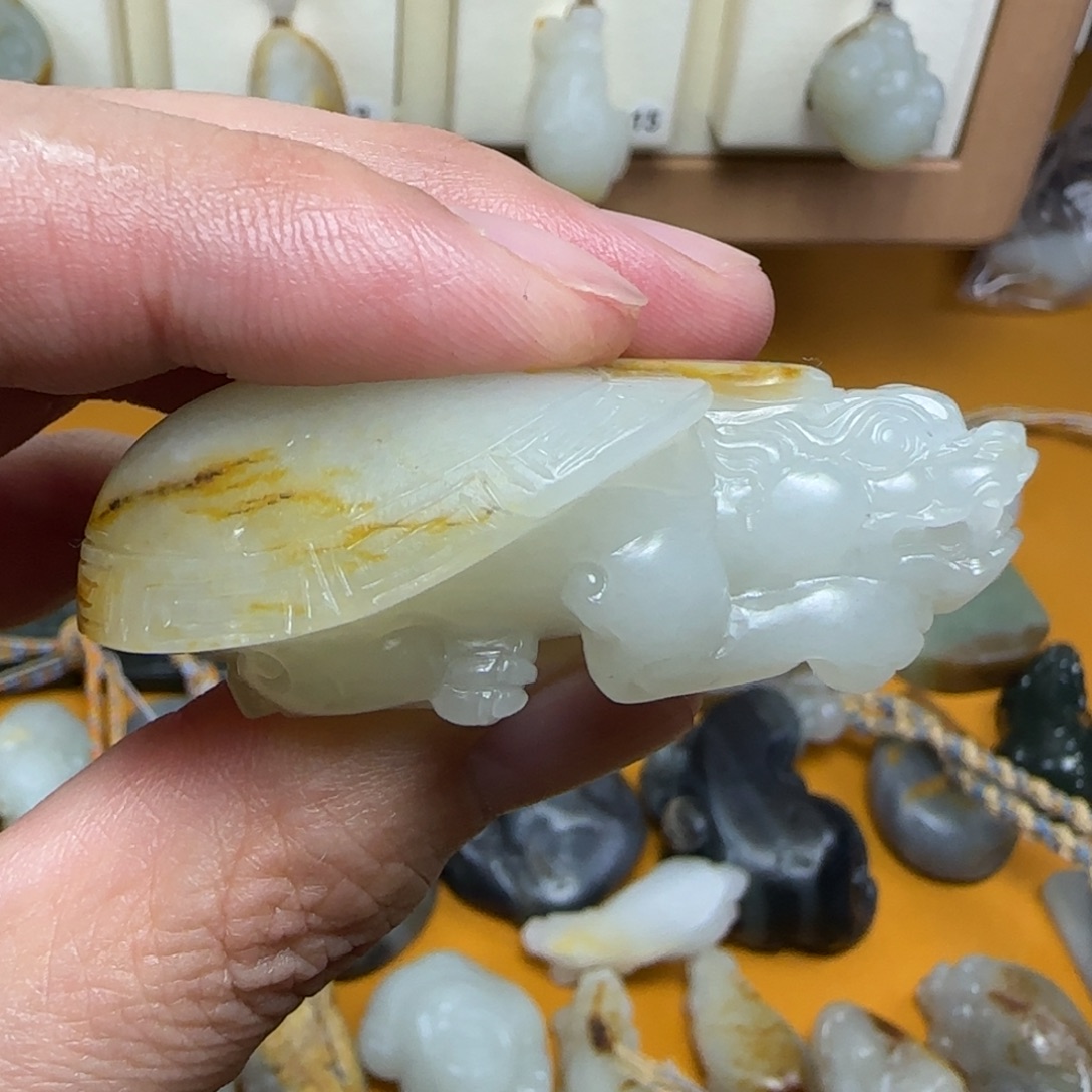 诗***华和田玉未镶嵌颈饰