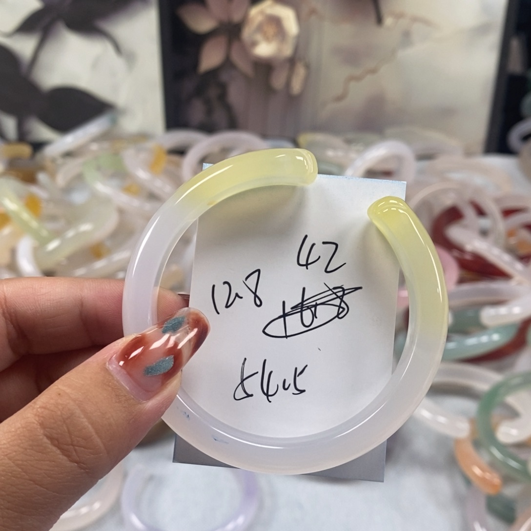 手镯玛瑙/玉髓未镶嵌42