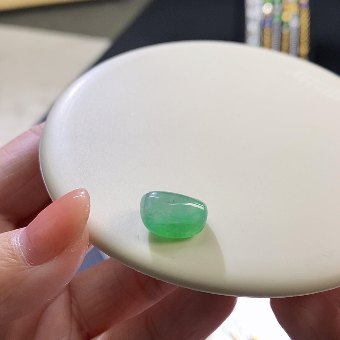 翡翠挂件未镶嵌随行