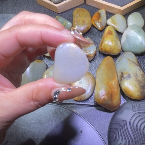 和田玉颈饰未镶嵌三*