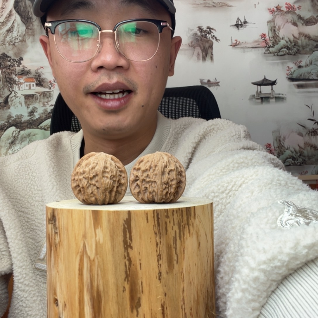 文玩核桃把件山地磨盘