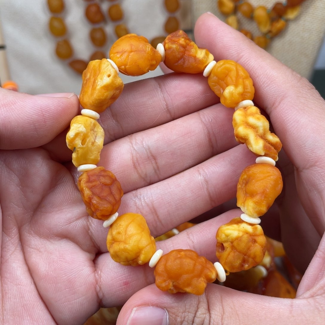 琥珀珠宝奇石未镶嵌