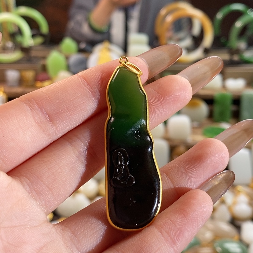【闪购商品】和田玉吊坠18K金镶嵌