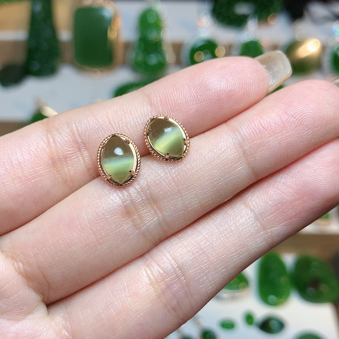 未镶嵌和田玉耳饰世****?