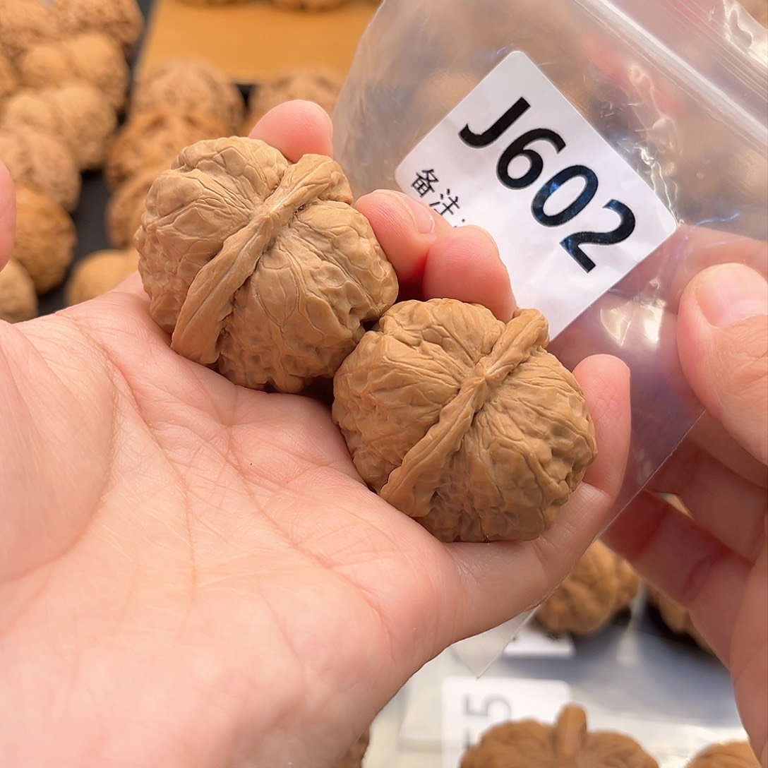 文玩核桃把件天*?蛙蛙全品38肚39