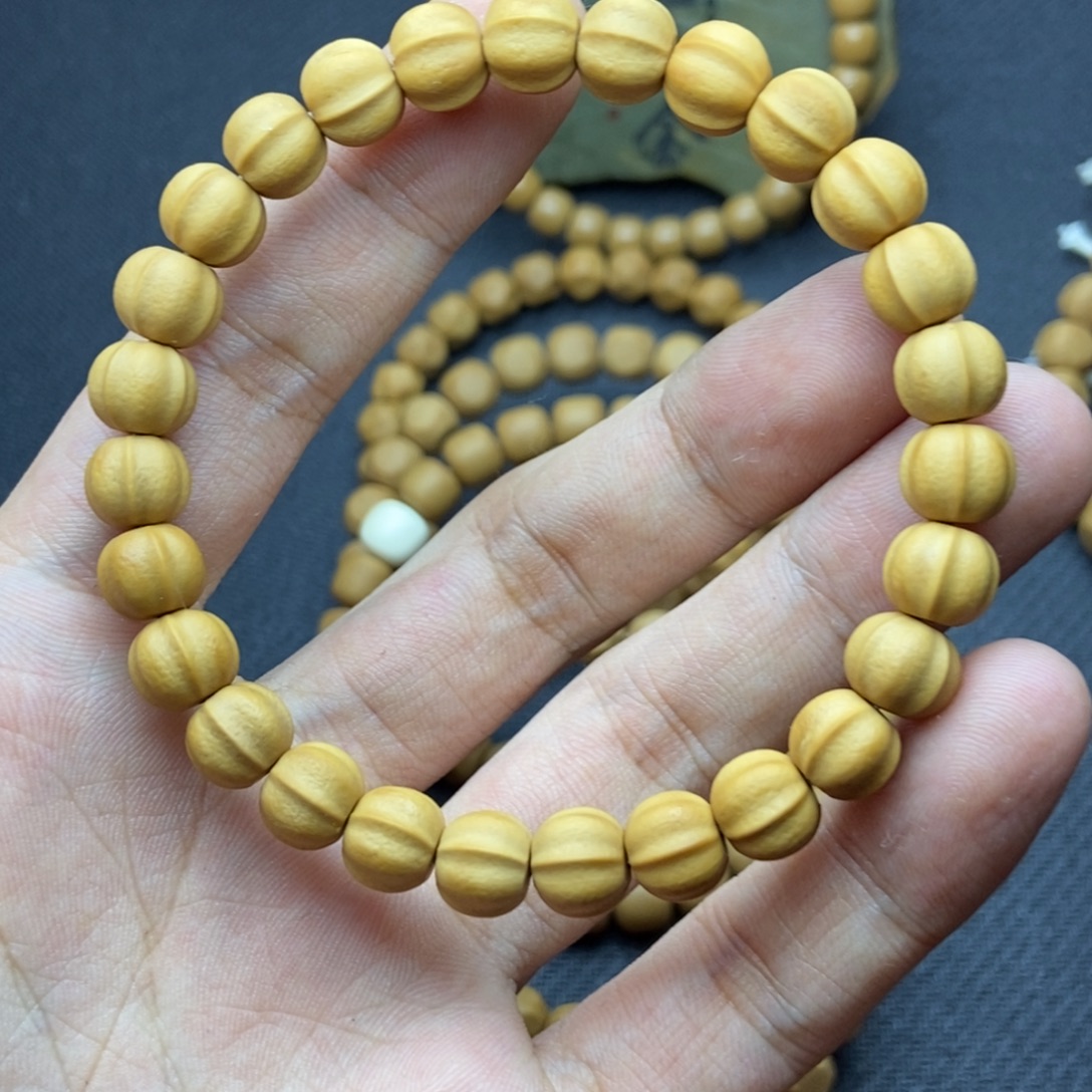 C***.菩提籽类小鲨鱼背猴头雕刻8.5