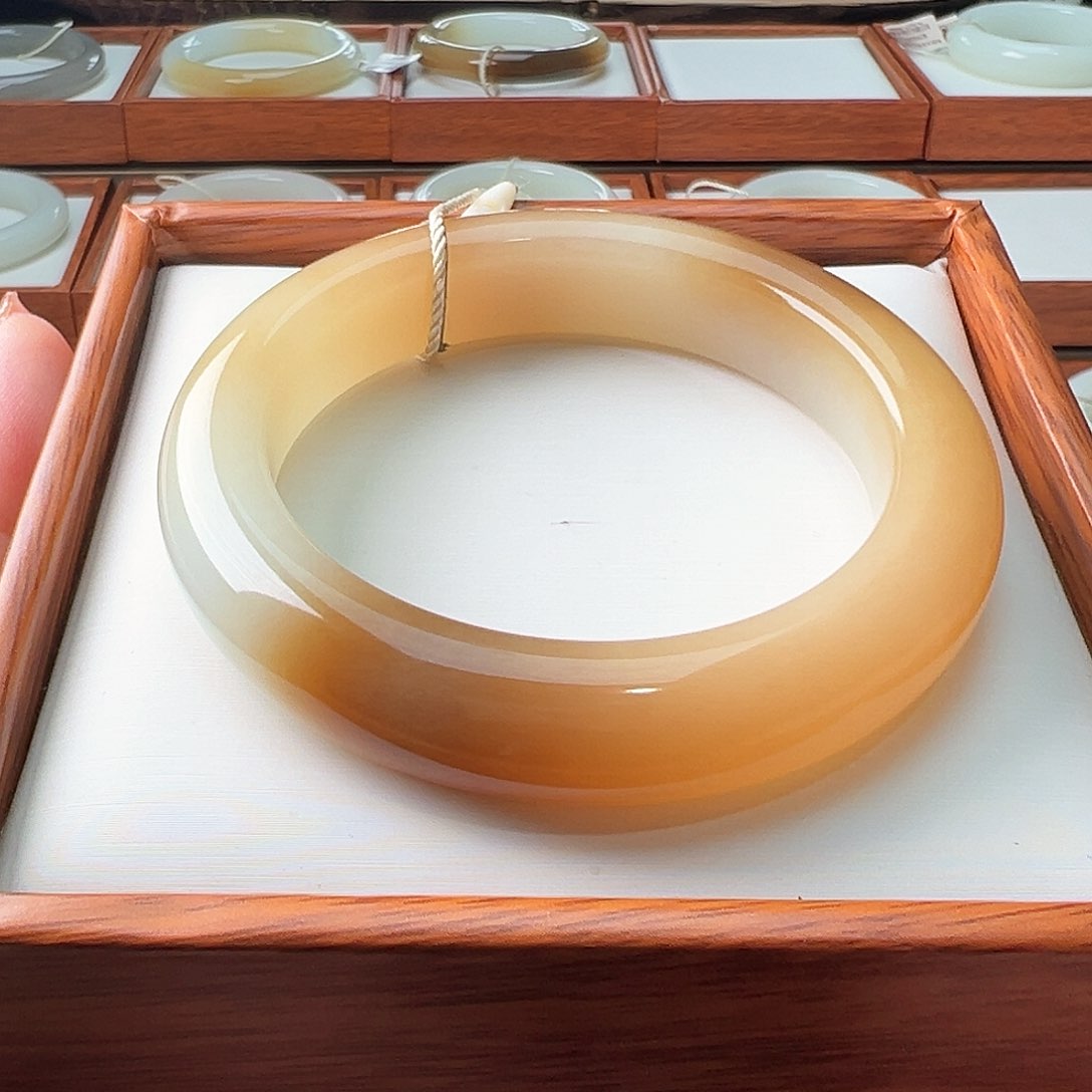 和田玉手镯未镶嵌54