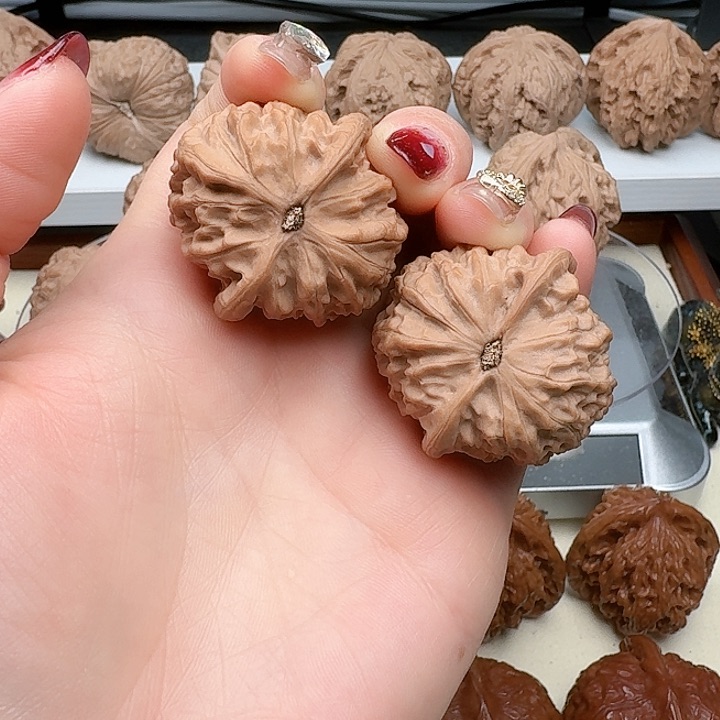 文玩核桃吊坠37全品金牛