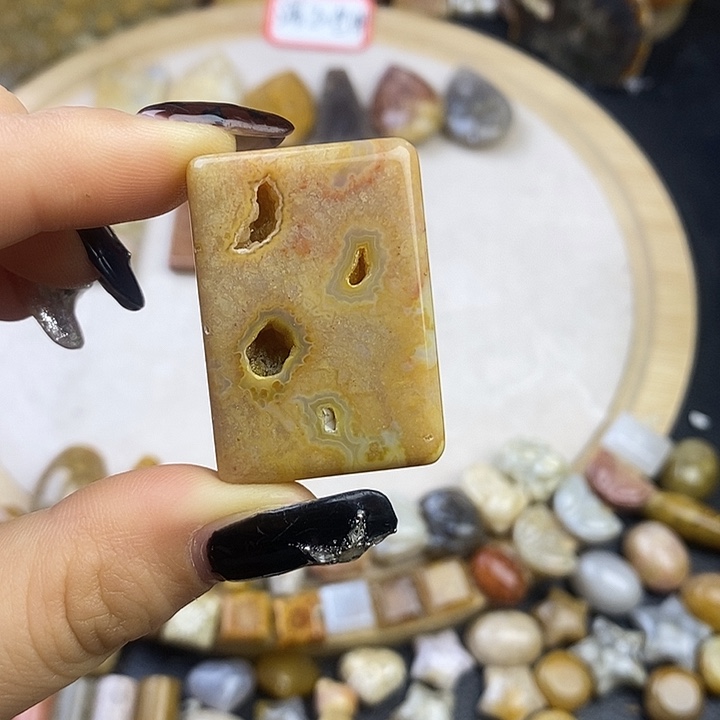 硅化玉未镶嵌颈饰4