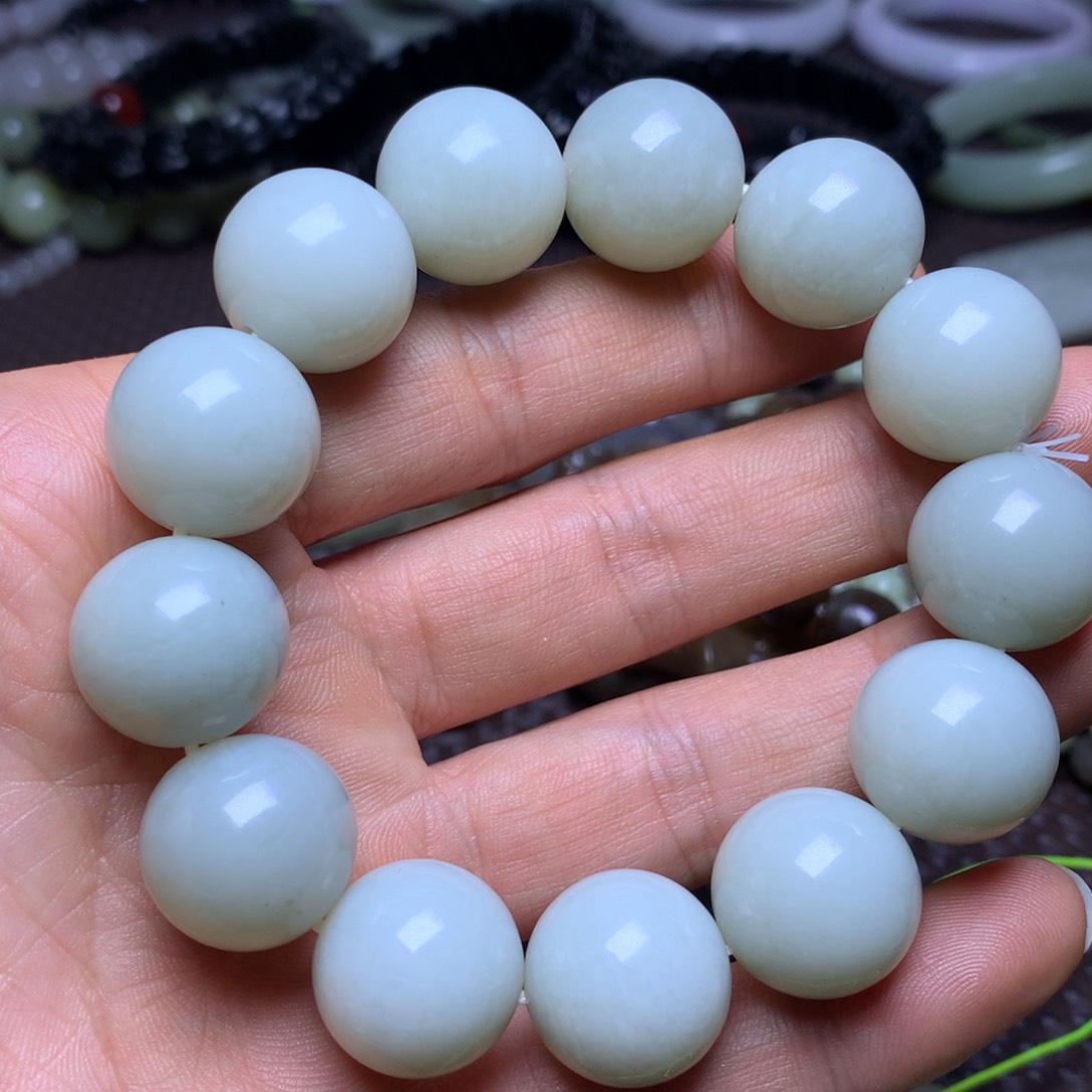 未镶嵌手串和田玉18